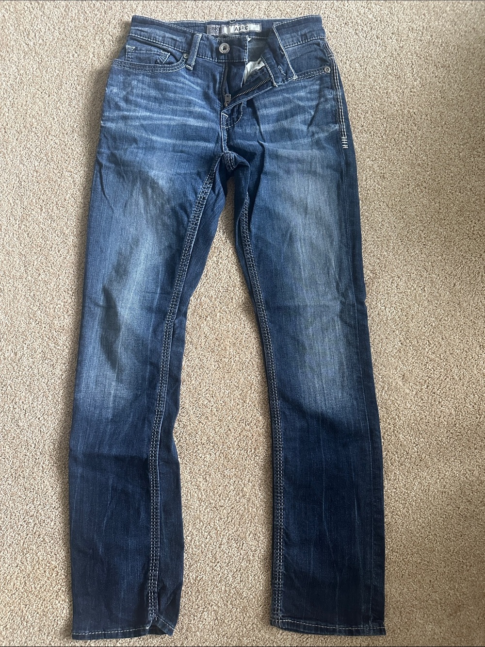 BKE Men’s Slim Straight Jeans in Faded Blue